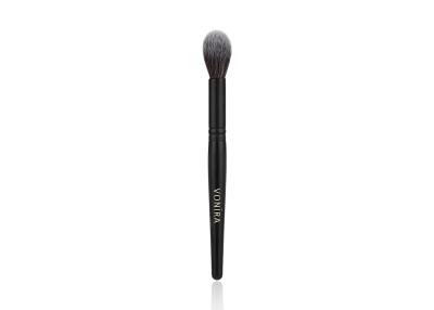 China Vonira Beauty Pro Precision Tapered Highlighter Brush Pointed Blush Brush Makeup Highlighting Brush With Copper Ferrule for sale