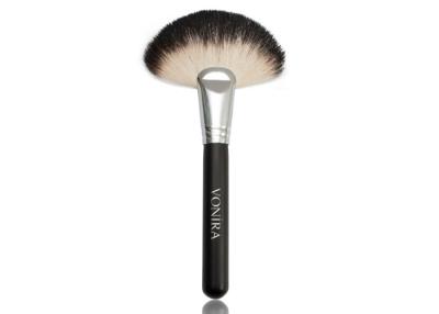 China Vonira Beauty Large Fan Goat Hair Makeup Brush / Wood Handle High End Makeup Brushes for sale