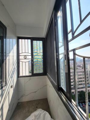 Chine fenêtres coulissantes en aluminium double vitrage imperméable à l' eau avec poignée / charnière / rouleau à vendre