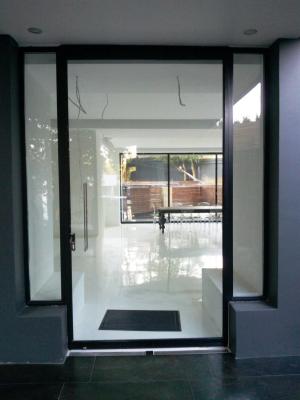 Κίνα Σύγχρονες πόρτες από αλουμίνιο που καλύπτονται με σκόνη και διπλό τζάμι προς πώληση