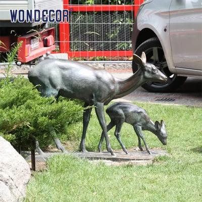 China Life Size 155cm Custom Bronze Sculpture Mother And Baby Reindeer for sale