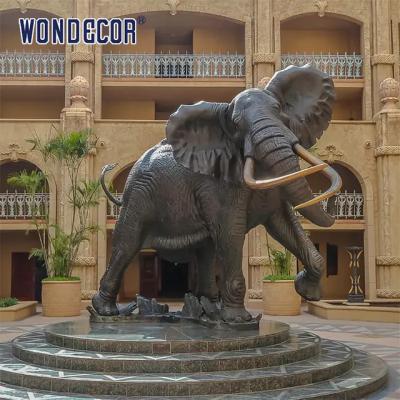 Cina La scultura bronzea su ordinazione del quadrato ha fuso la statua bronzea 230cm dell'elefante in vendita