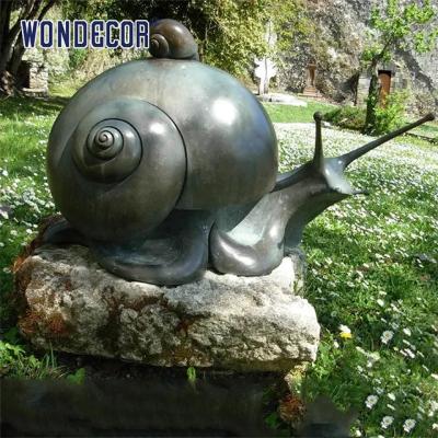 China Large Garden Lawn Metal Animal Decoration Bronze Snail Sculpture for sale