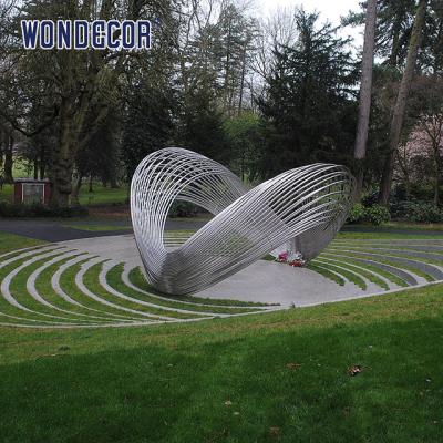 China Public Stainless Steel Outdoor Sculpture Large Scale Geometric Line Splicing Curved for sale