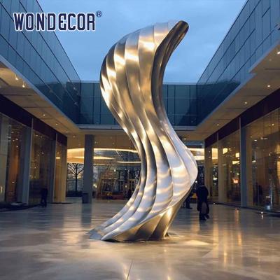 China Outdoor Large Modern Mirror Metal Ribbon Art Stainless Steel Sculpture Te koop