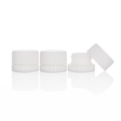 China 5mL Square Child Proof Container Plastic Lid 5ml Glass Concentrate Jar for sale