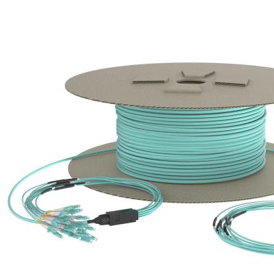 China PVC LSZH Mpo Fiber Cable SC Breakout Fiber Optic Patch Cord Fanout à venda