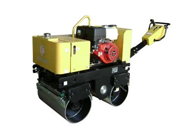 China YL33 0.8ton Road Construction Roller , 13HP Smooth Drum Vibratory Roller for sale