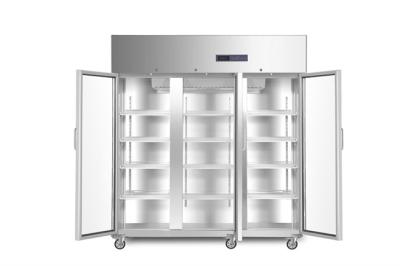 Chine Portes médicales du réfrigérateur 3 de la pharmacie 1500L d'acier inoxydable à vendre