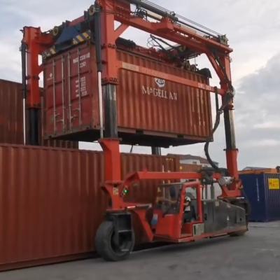 China Red 40T Port Straddle Carrier Heavy Duty Container Lifting Crane for sale
