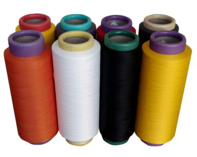 Chine Ténacité 100D/2 élevée teinte qui respecte l'environnement de torsion du fil Z en nylon pour le tricotage à vendre