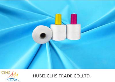Chine Les fils de polyesters tournés adaptés aux besoins du client 40s/2 50s/2 60s/2, creusent le poly bas rétrécissement tourné de fil à vendre