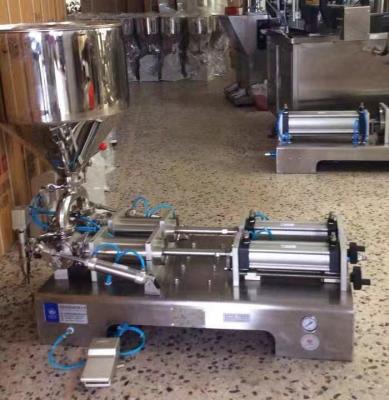 Chine Machine de remplissage liquide semi automatique pour la crème cosmétique de pâte avec le certificat à vendre