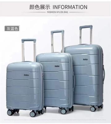 China Lightweight PP Material Luggage Durable Sturdy With 4 Wheels for sale