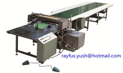 Chine Feuille de alimentation manuelle de papier de machine de lamineur de cannelure collant la colle chaude de fonte ou la colle froide à vendre
