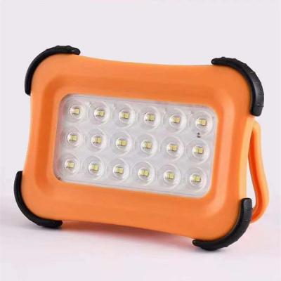 China Emergency Solar Floodlight 50w Portable Version Water Proof for sale