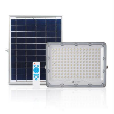 China 50w To 500w IP65 High Output Solar Spot Light For Tennis Court for sale