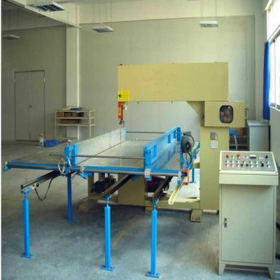 China Equipamento vertical fácil de operar profissional do cortador de folha da espuma da máquina de corte à venda