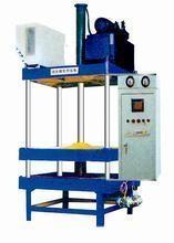 China Adjustable Vertical Layout EPS Auto Shape Moulding Machine 6 kg / Cycle for sale