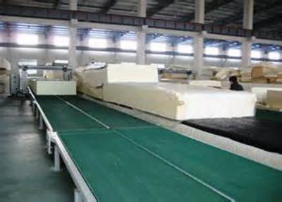 China Cortadora automática del contorno del CNC de la esponja del látex con la mesa de trabajo larga en venta
