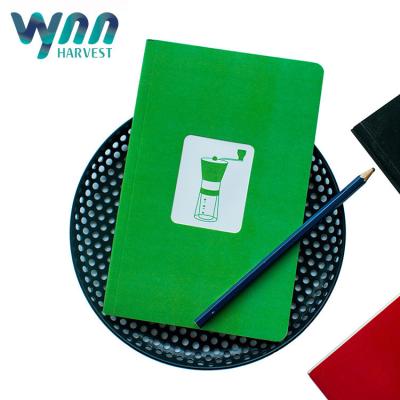 Chine Carnets imprimés par coutume verte, carnet de journal de livre cartonné pour l'étudiant à vendre