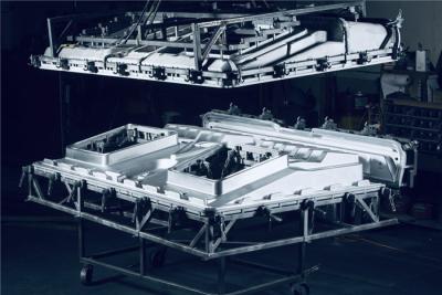 中国 A356鋳造アルミの自動車部品はスライダーの車輪の移動可能な部品の部分と形成する 販売のため