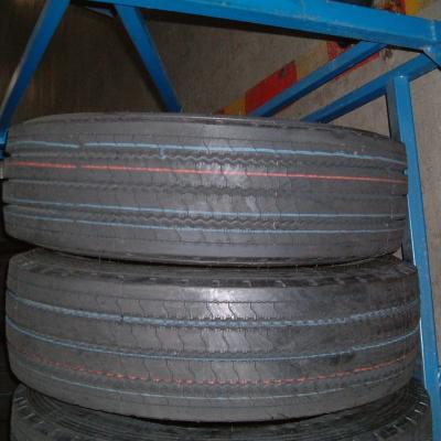 China Ply Rating 18PR TBR Tubeless Truck And Bus Tyres BR Tire 275/70R22.5 for sale