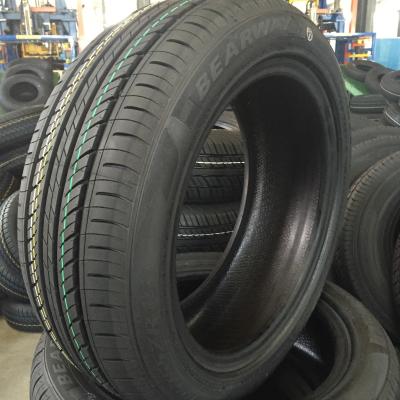 China la polimerización en cadena 195/65R15 cansa el neumático rodante bajo del diámetro 800m m SUV de la resistencia en venta