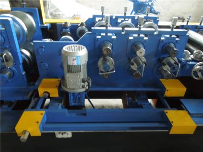China Hoja de perforación automática del hierro acanalado que hace la máquina, operador anterior del rollo del panel 20KW AG un en venta