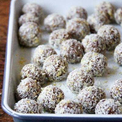 Chine Petite boule automatique de la protéine P110 faisant la machine à vendre