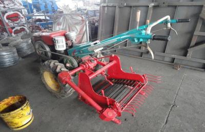China Self - Loading Two Rows Small Agricultural Equipment 1.65M Operating Width for sale