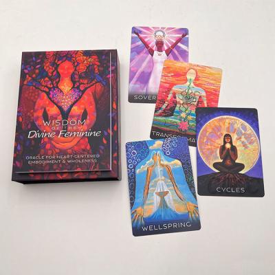 Chine Cartes de tarot UV mates de bords de jeune truie d'or de plate-forme d'Oracle avec la boîte et le livre imprimé à vendre