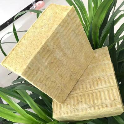 China Tablero incombustible material de piedra de aislamiento de Rockwool de 80 lanas Kg/M3 en venta