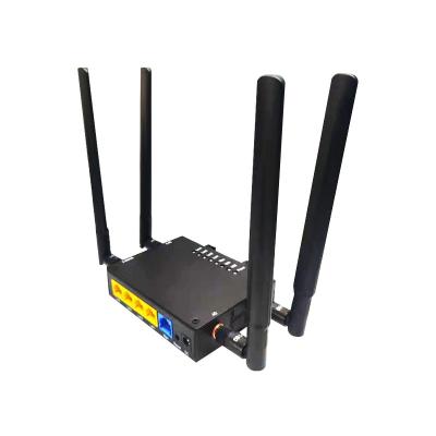 中国 300Mbps 4g Lte Router Black Iron Shell 4g Wifi Router For Home 販売のため