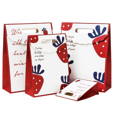 中国 Halloween Red Gift Packing Paper Bag Washable Jewelry Packaging Paper Bag With Die Cut Handle 販売のため