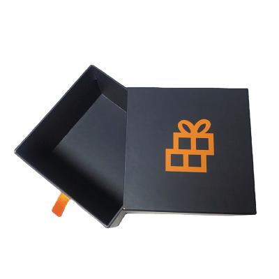 China Recycled Rigid Gift Box Boutique Simple Black Slide Corrugated Drawer Box With Logo en venta