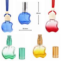 Chine Le petit parfum 15ml en verre met la forme en bouteille rouge et verte d'Apple à vendre