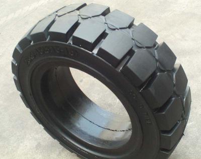 China 8.15 15 / 28X9 15 Solid Forklift Tires Three Layers Design With Steel Ring Reinforced for sale