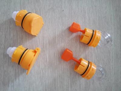 China Peças da bateria da empilhadeira do tamanho M, comprimento 67mm PP materiais do flutuador da tomada do respiradouro da bateria à venda