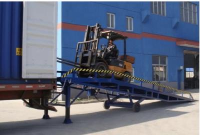中国 CE Approved DCQY6-0.5 Mobile Dock Leveler Loading Capacity 6000kg Length 7m 販売のため