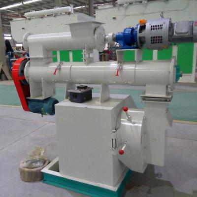Chine Machine professionnelle 380V 50Hz Ring Die Pellet Machine de moulin de granule de l'alimentation 10-18TPH à vendre