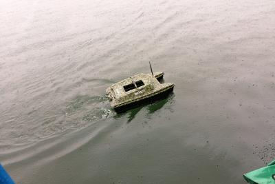 Chine Camouflez le trouveur de poissons de sonar, moteur sans brosse pour le trouveur de poissons de bateau d'appât du bateau DEVC-308 d'amorce à vendre