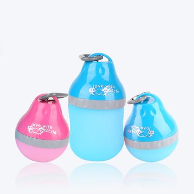 China Food Silicone Dog Water Bottle 7 Oz 14 Oz Love Style For Small Pets for sale