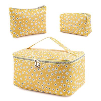 China Lightweight 3 Piece Makeup Bag Set Yellow Durable Waterproof With Zipper OEM for sale