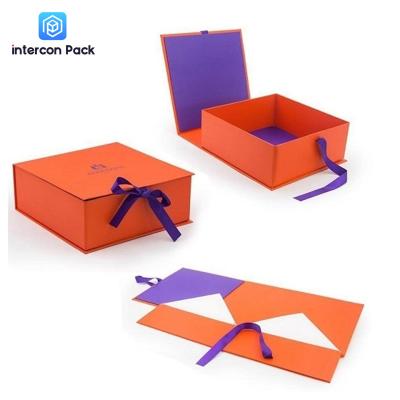 China Jewelry Boutique Folding Packaging Boxes 13.03x6.50x2.87 Inch Matt Lamination for sale