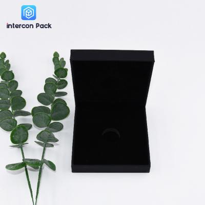 China Clamshell Small Jewelry Packaging Boxes Handmade Tactile Film Finishing for sale