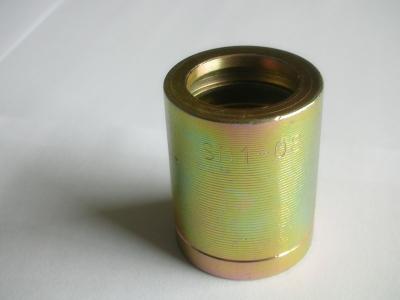 中国 鋼鉄1SN油圧ホースのフェルールの付属品、めっきされる亜鉛が付いている油圧管のフェルール 販売のため