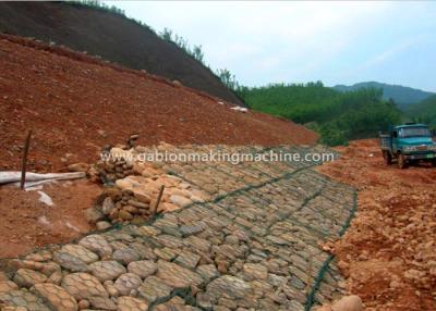 Chine Le grillage d'encoche/le PVC hexagonaux renforcés de filet cage de pierre a enduit la formation de rivière de fil à vendre