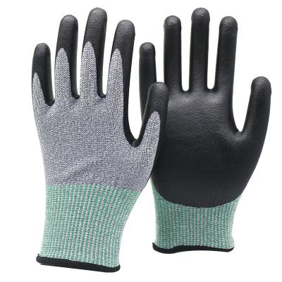 中国 オイル証拠は専門の平面5の保護切口の安全手袋によってがニトリル泡立つ耐久力のある機械工の仕事の手袋を切った 販売のため