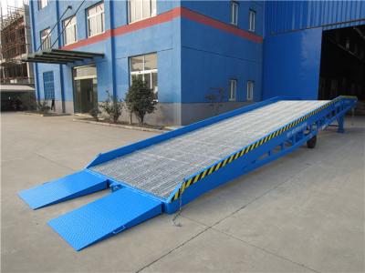 Chine Rampes en acier de dock d'entrepôt, rampe de yard pour le dock non fixe au chargement à vendre